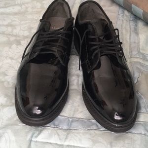 Men’s patent leather dress shoe